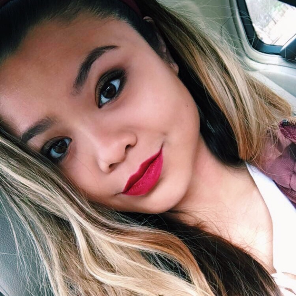 Meet your Posher, Danielle